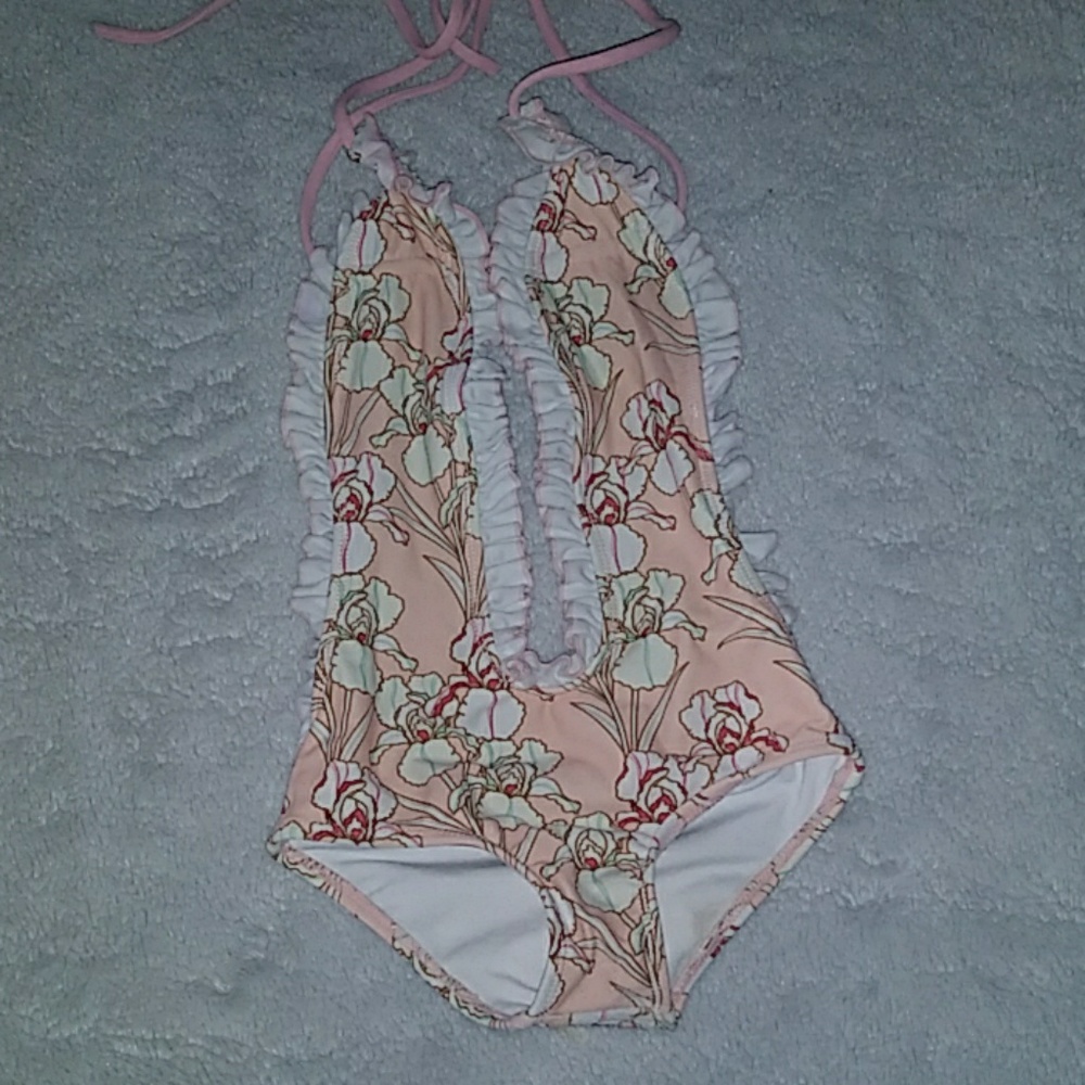 Baby girl cut out 1 to 2 years is the size